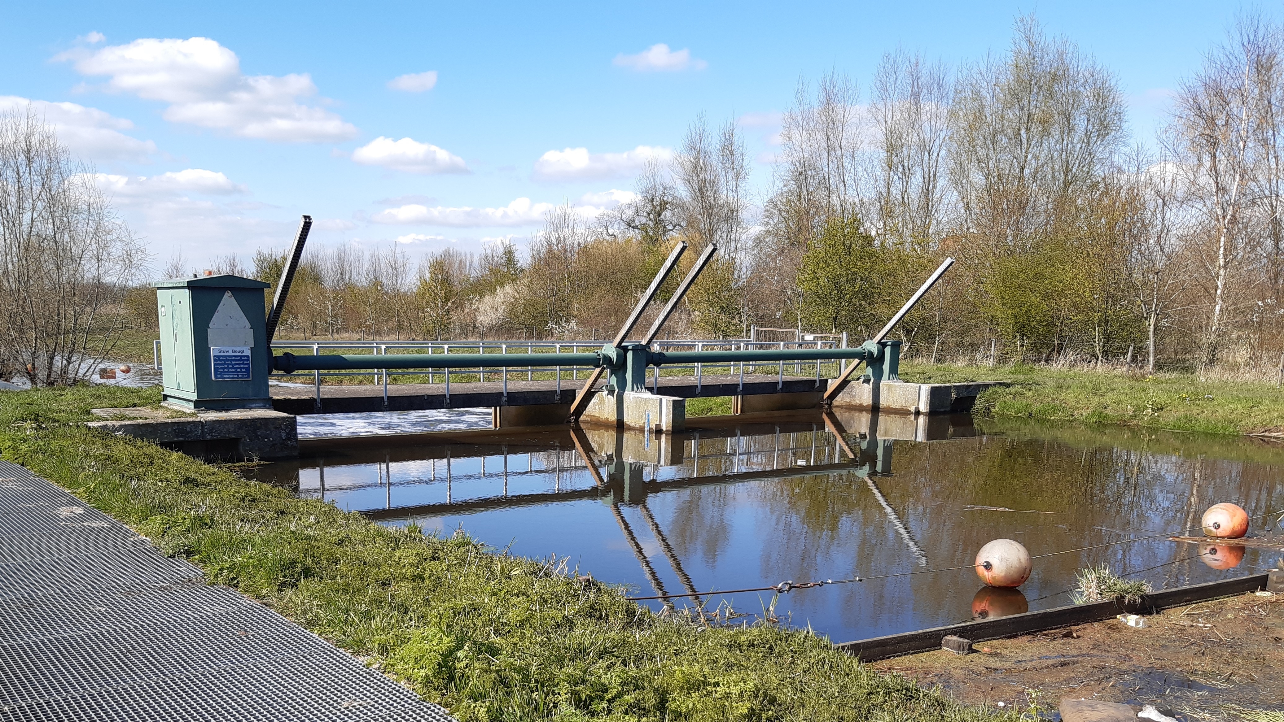 Stroom opwekken bij stuwen Waterschap Aa en Maas Stroom opwekken bij stuwen Waterschap Aa en Maas
