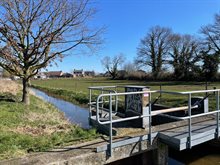 Stuw in de Sint Jansbeek ter hoogte van de visvijver