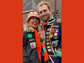 Joletta en Lukas met embleem