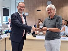 peter_van_dijk_ontvangt_penning_7_juni_2024_1