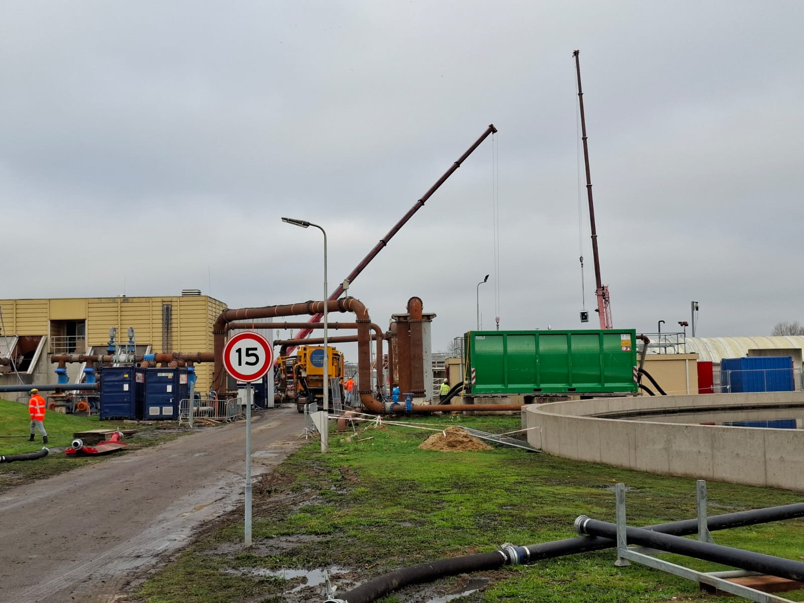 Update 27 november 15.00 uur: Doorspoelen kan weer, rioolwaterzuivering weer in bedrijf op noodstroo