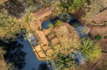 Ruine bijj Seldensate van bovenaf